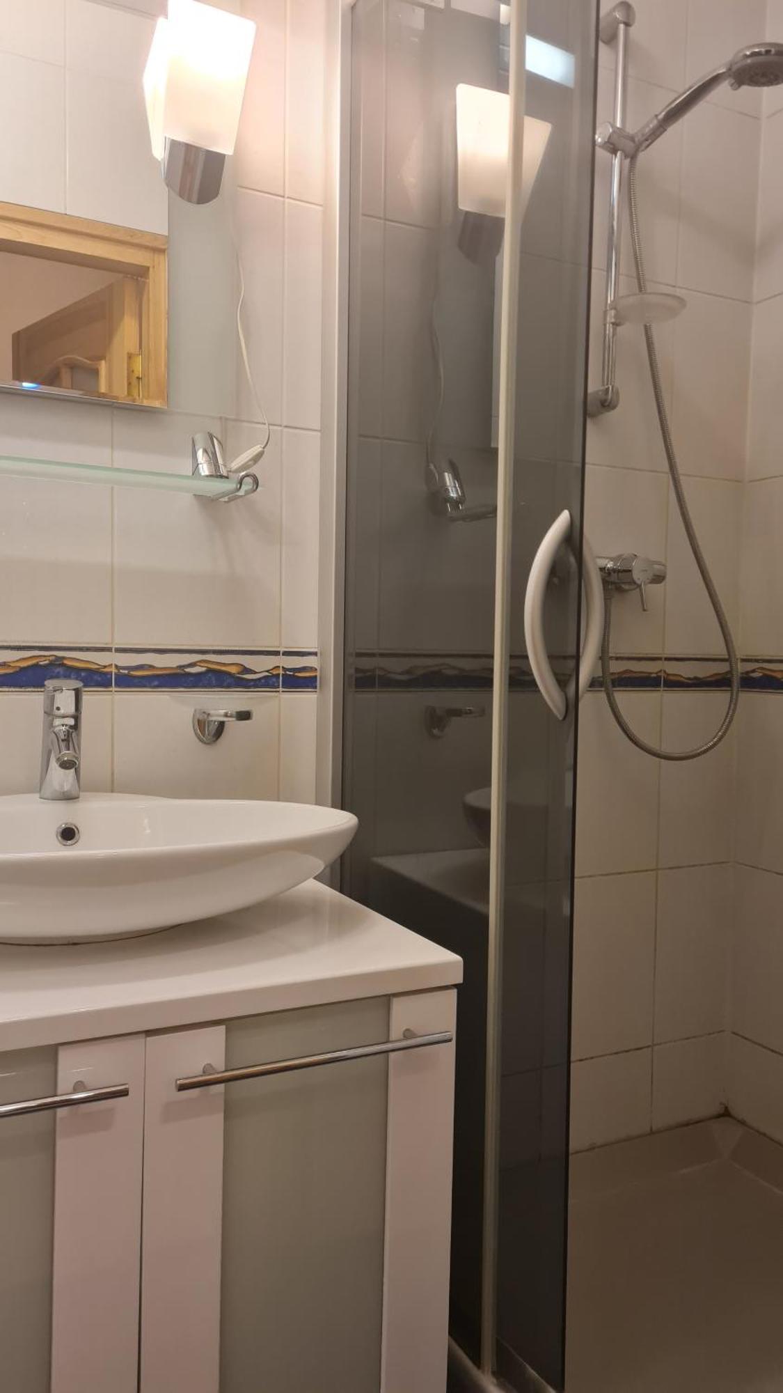 Rehouse, Antokolskio 13 Vilnius Ngoại thất bức ảnh